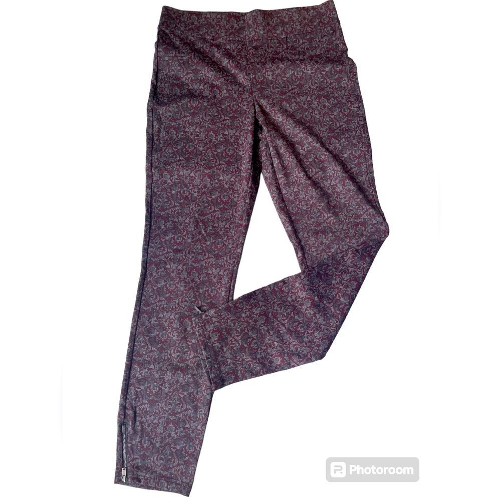 HUE Red & Gray Print Zip Ankle Leggings Casual Pants Women’s Small Pull On NWOT